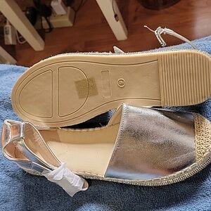 Silver Casual Women's Wedge & Platform Sole Shoes